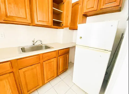 Rented by RealTegrity NY LLC | media 15