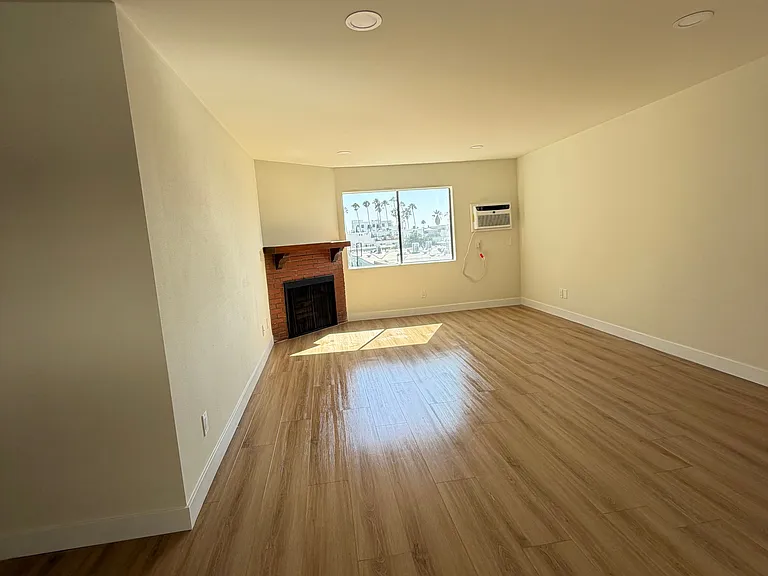 3709 Watseka Ave — Photo 5