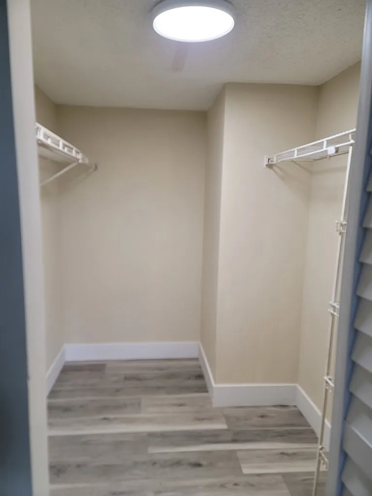 2 bed, 986 sqft, $2,200 — Photo 3