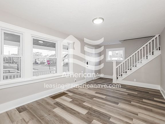 344357_005_wm_-_living_room_13321378.jpg