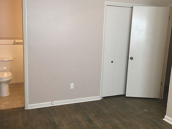 3rd image of 313 NW 65th St
