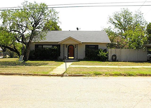 1st image of 418 N Rose Ave