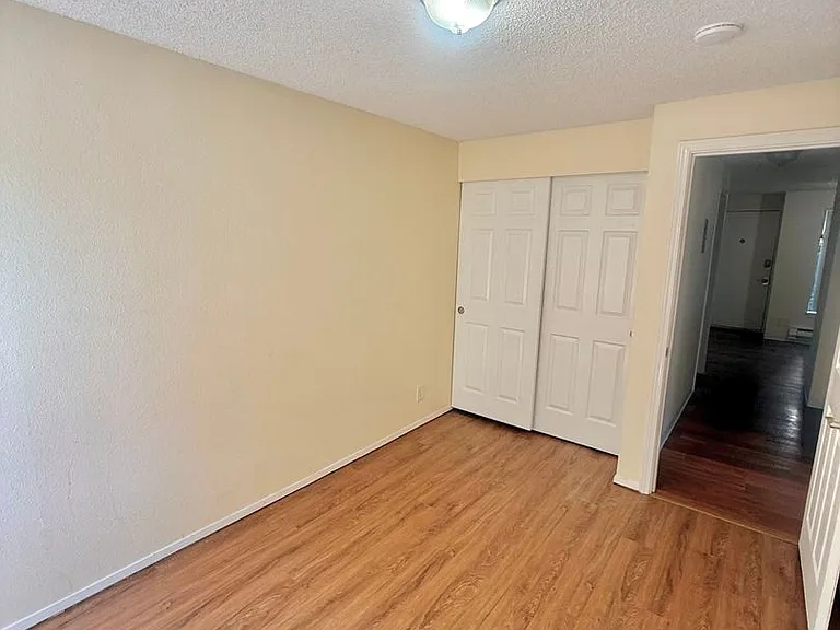 4259 8th Ave NE #1 — Photo 15