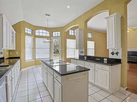 5th image of 3420 Devonshire Ct