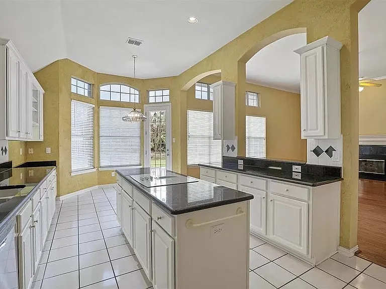 3420 Devonshire Ct — Photo 5