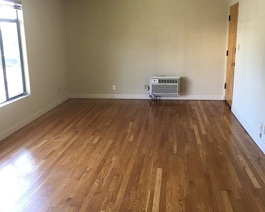 3rd image of 1315 N Poinsettia Pl APT 3