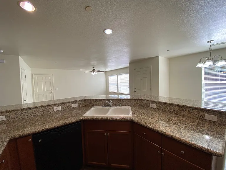 2109 Bella Oaks Dr — Photo 13