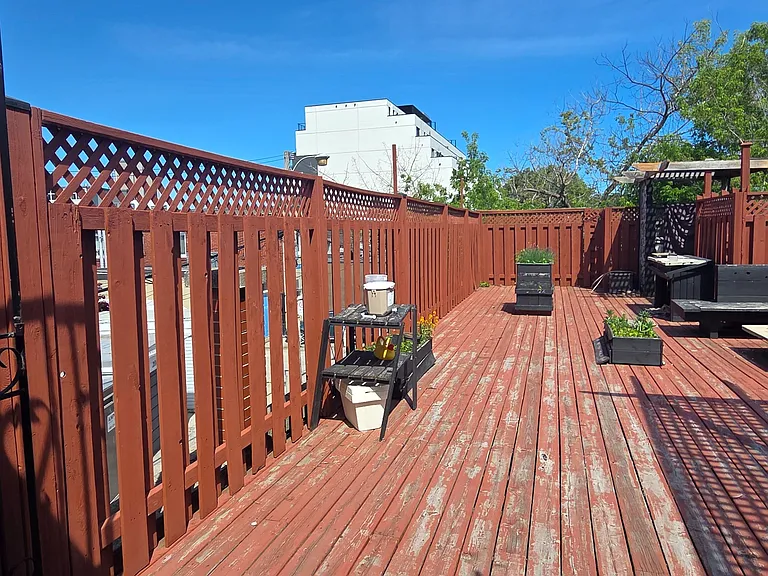 357 Keele St — Photo 17