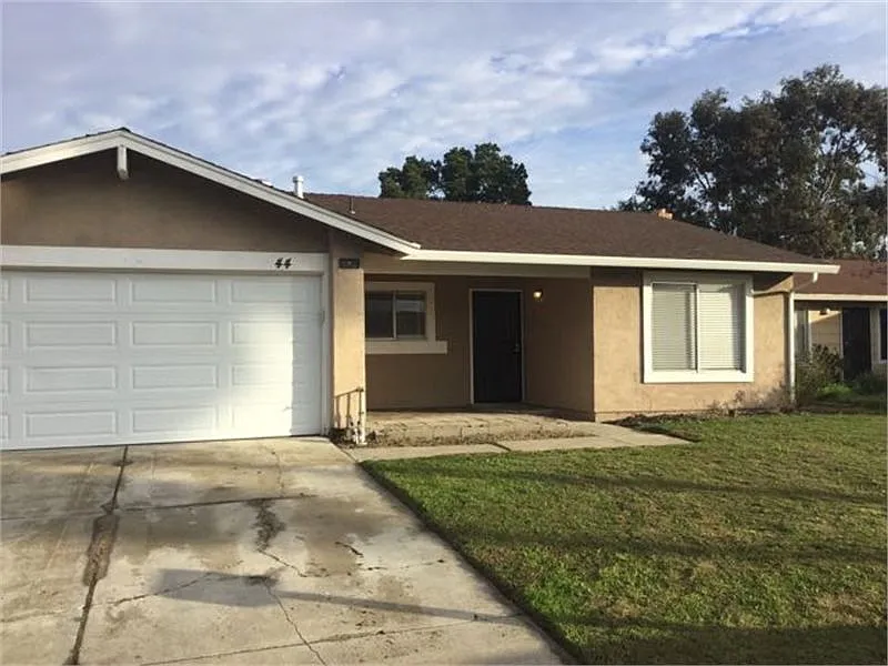 44 Sharon Dr photo 1