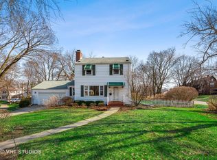203 E Lincoln Ave, Libertyville, IL