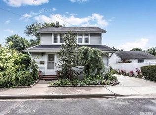1057 Yung Pl, Woodmere, NY 11598