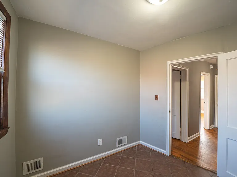 705 Eastshire Dr — Photo 24