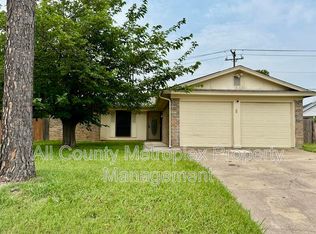 3400 Chatham Ct, Forest Hill, TX 76140