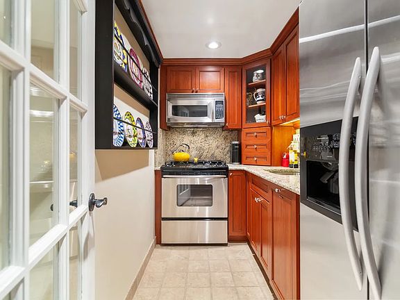 5th image of 505 E 79th St APT 8F