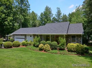 41 Sevier Dr, Hendersonville, NC 28791