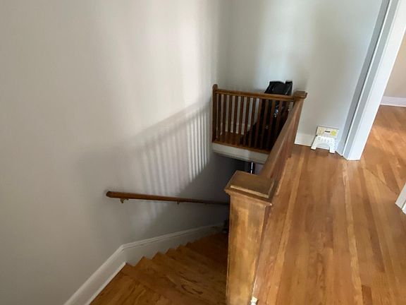 5th image of 22 Alpine Ct Floor 2