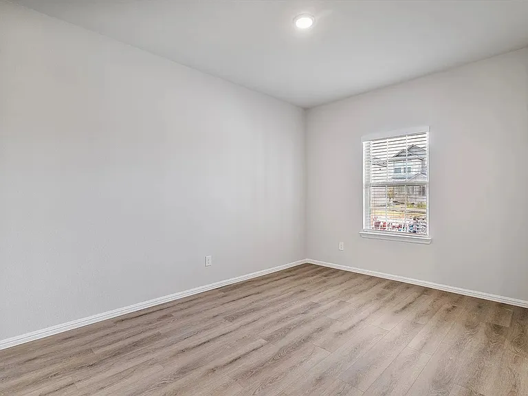422 Wydown Dr — Photo 9