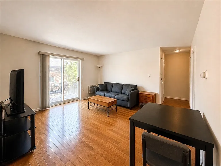 28 Westgate Rd #5 — Photo 4