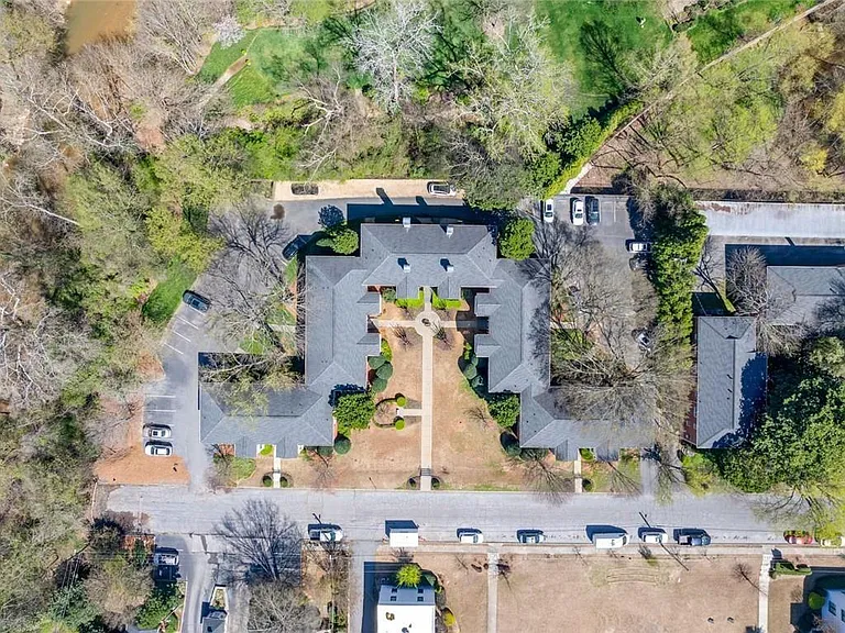 115 Peachtree Memorial Dr NW #C3 — Photo 35