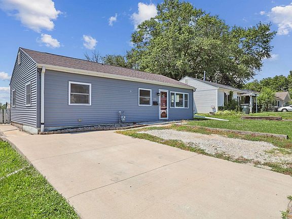 3rd image of 3133 W 1st St