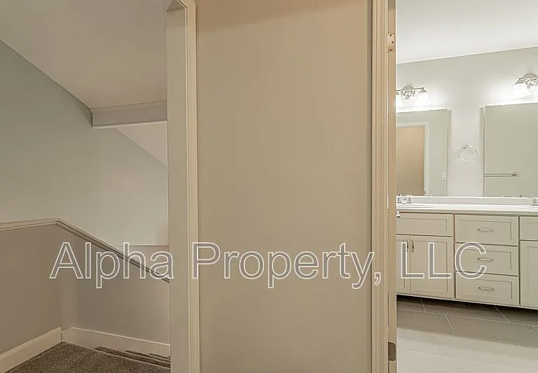 108 Duquesne Dr — Photo 17