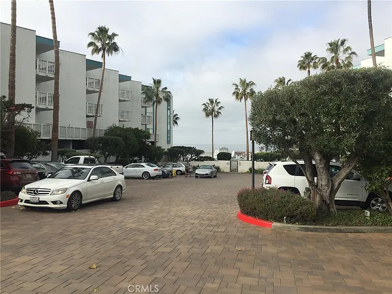 620 The Vlg #107 — Photo 30