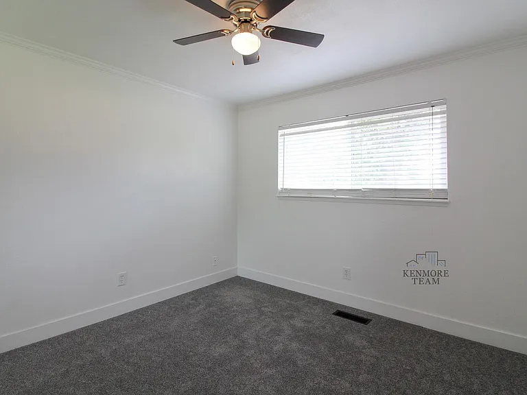 2122 S Olympia St — Photo 13