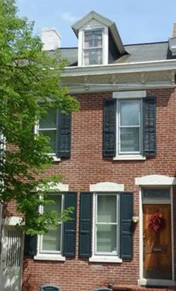 433 N 10th St — Photo 1