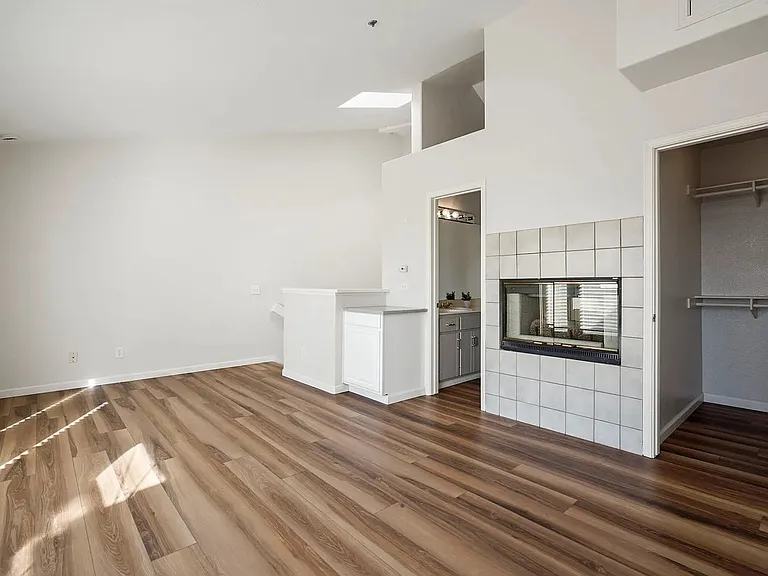 221 Donax Ave #11 — Photo 9
