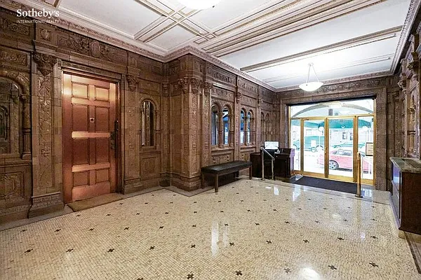 Sold by Sotheby's International Realty | media 11