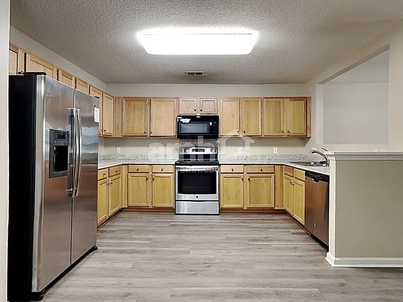 3rd image of 1201 Catbird Ct