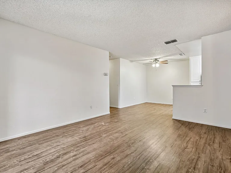 Riverview Ranch Apartments — Photo 28