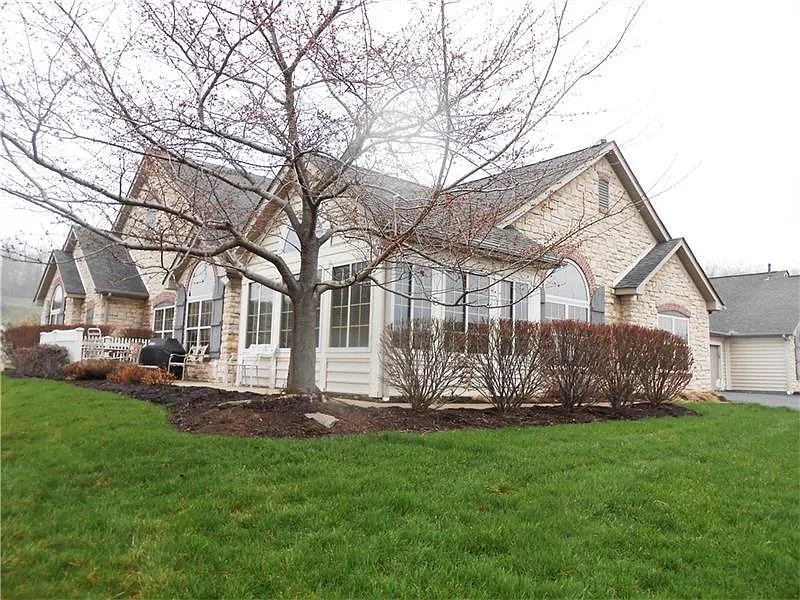 121 Fair Meadow Dr photo 1