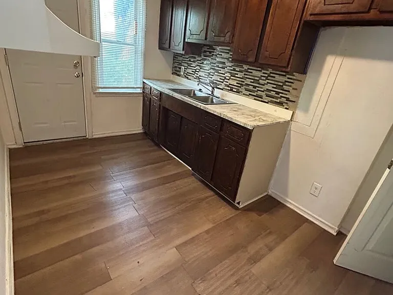 2034 Ewald Cir — Photo 3