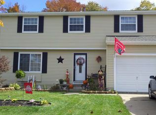 461 Topaz Ln, Brunswick, OH 44212