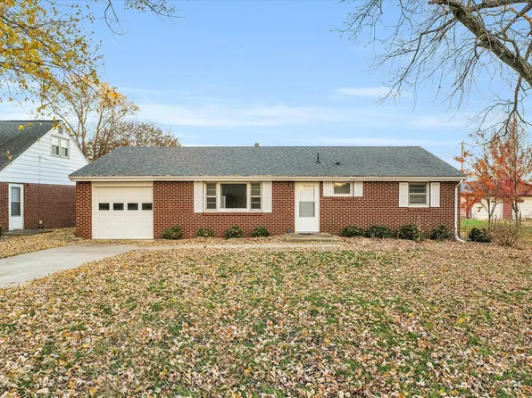 408 S Walnut St, Bondville, IL 61815