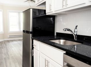 646 1/2 W Roscoe St #1N, Chicago, IL 60657