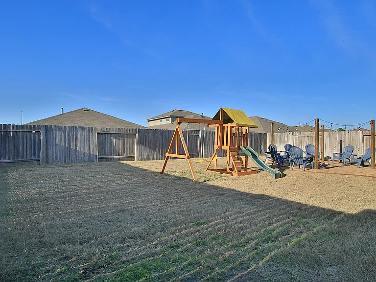2431 Sutton Hollow Ct — Photo 40