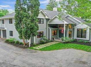 1340 W State St, Geneva, IL 60134