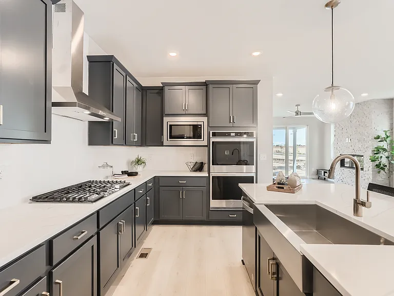 2050 Ballyneal St — Photo 2