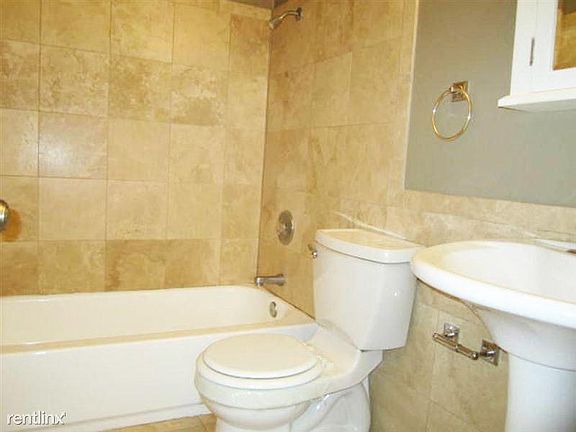 5th image of 3626 14th Ave W APT 102