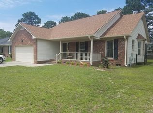 400 Silver Oaks Dr, Fayetteville, NC 28311