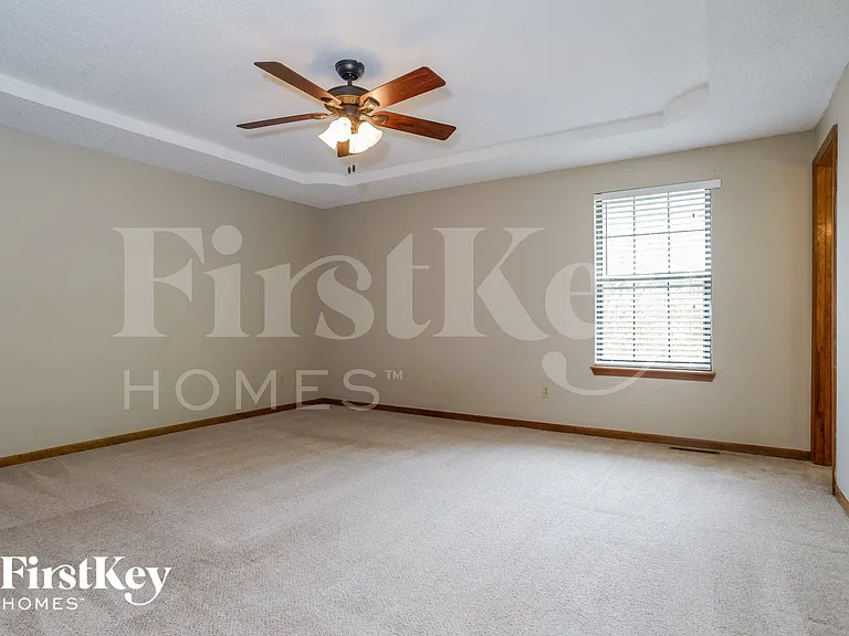 1004 SE Dover Dr — Photo 8
