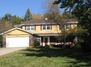 403 N Beck Rd, Lindenhurst, IL 60046