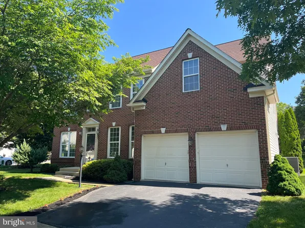 750 Bonnie Ridge Dr NE, Leesburg, VA 20176