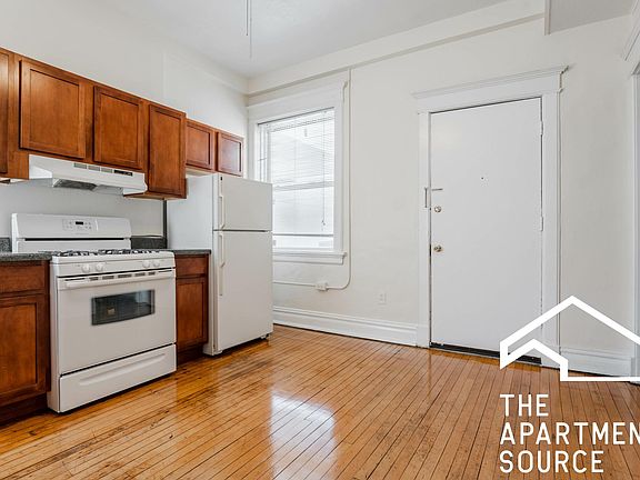 3rd image of 2615 N Halsted St #M6jh0ampu