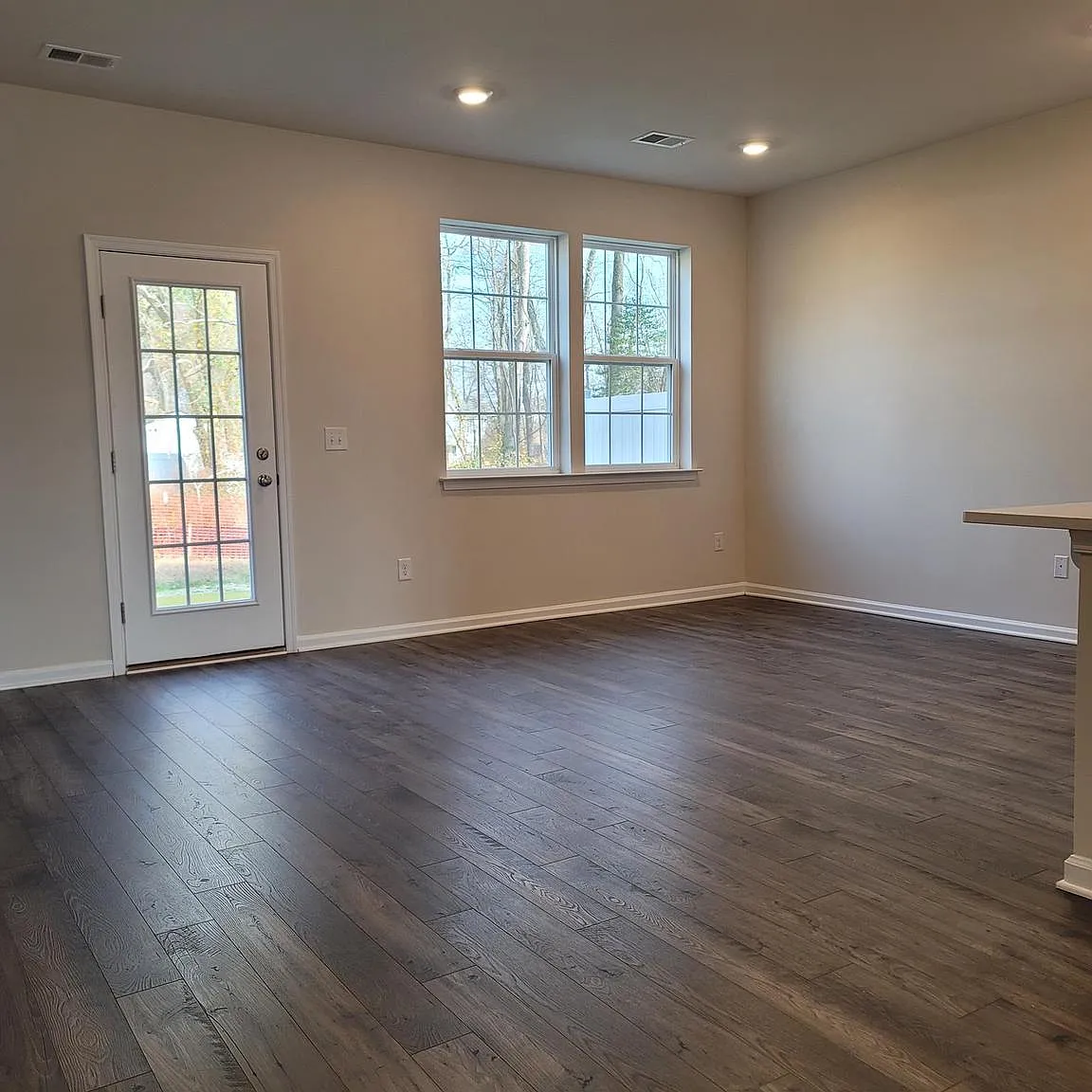 3 bed, 2.5 bath, 1497 sqft, $3,000 — Photo 4