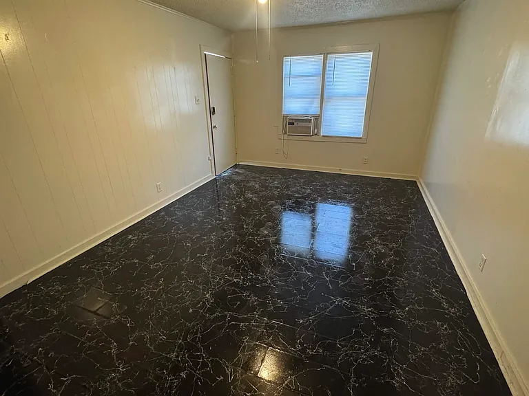 1703 W 3rd St — Photo 5