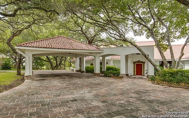 1st image of 203 Bluff Garden Cir