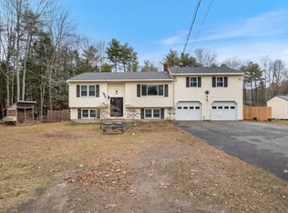 26 Bay Park Dr, Topsham, ME 04086